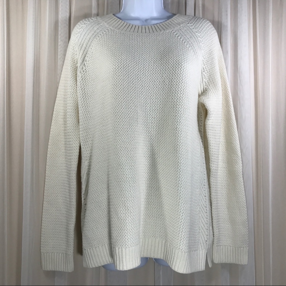 Talbots White Sweater Lambswool blend Crew Neck