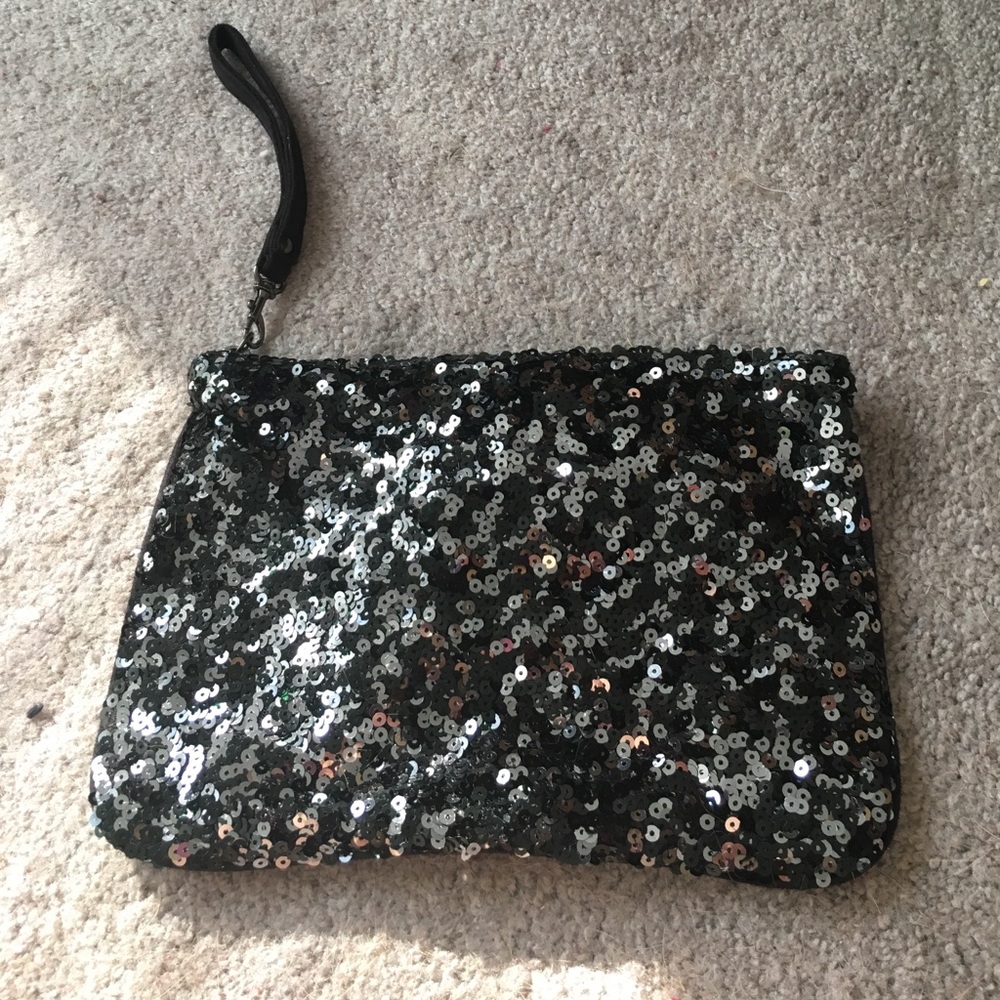 Wristlet bag