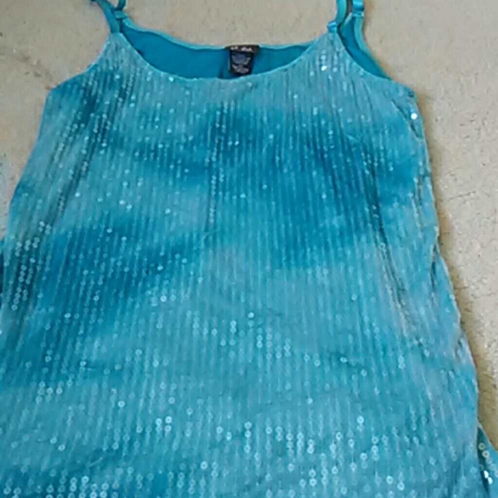 Sequinned tank