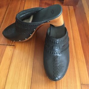🎈 AUTHENTIC Ugg Australia Black Leather Clog