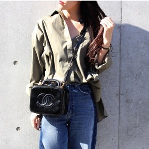 CHANEL Bags - 100% authentic vintage Chanel vanity bag CHANEL Bags - 100% authentic vintage Chanel vanity bag