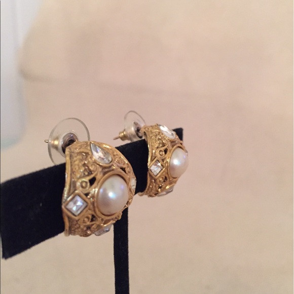 Vintage Dome Earrings - Picture 3 of 4