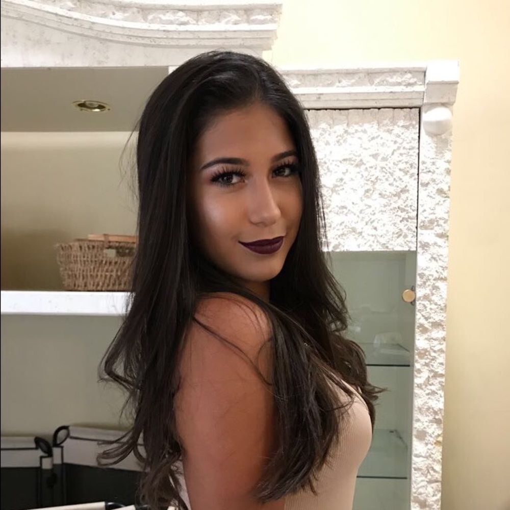 Meet your Posher, Oriana