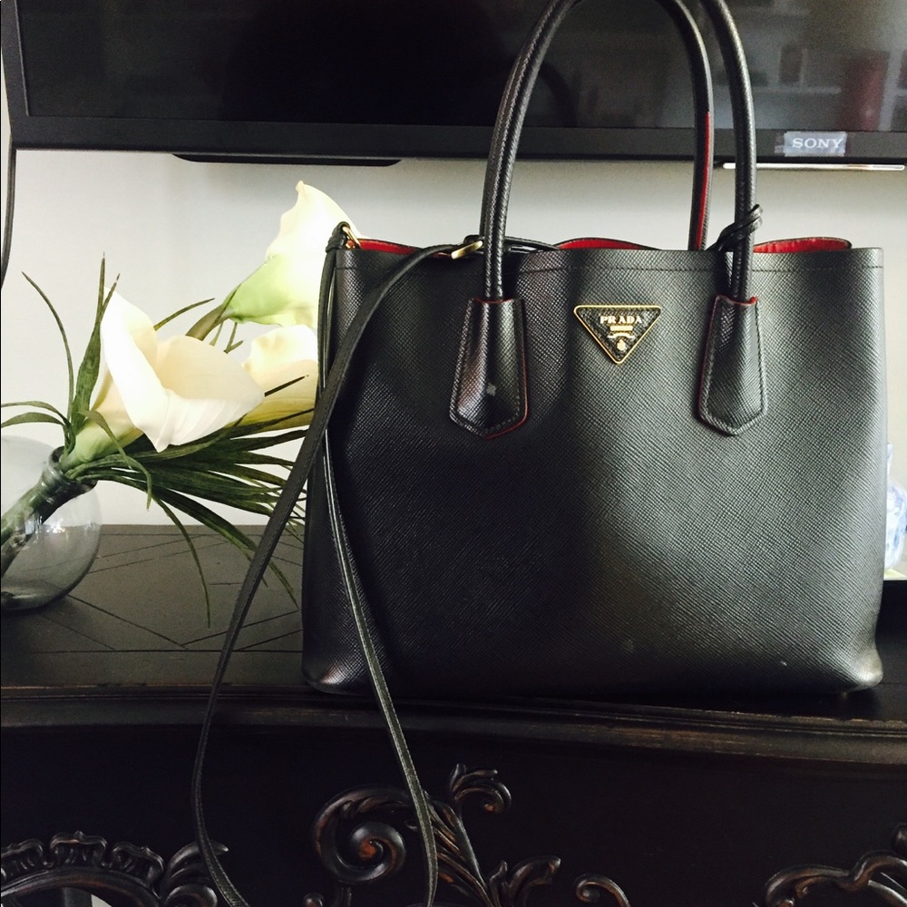 100% authentic Prada Saffiano Cuir Tote Bag