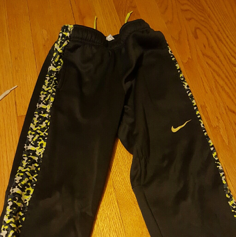 Boys Nike athletic pants