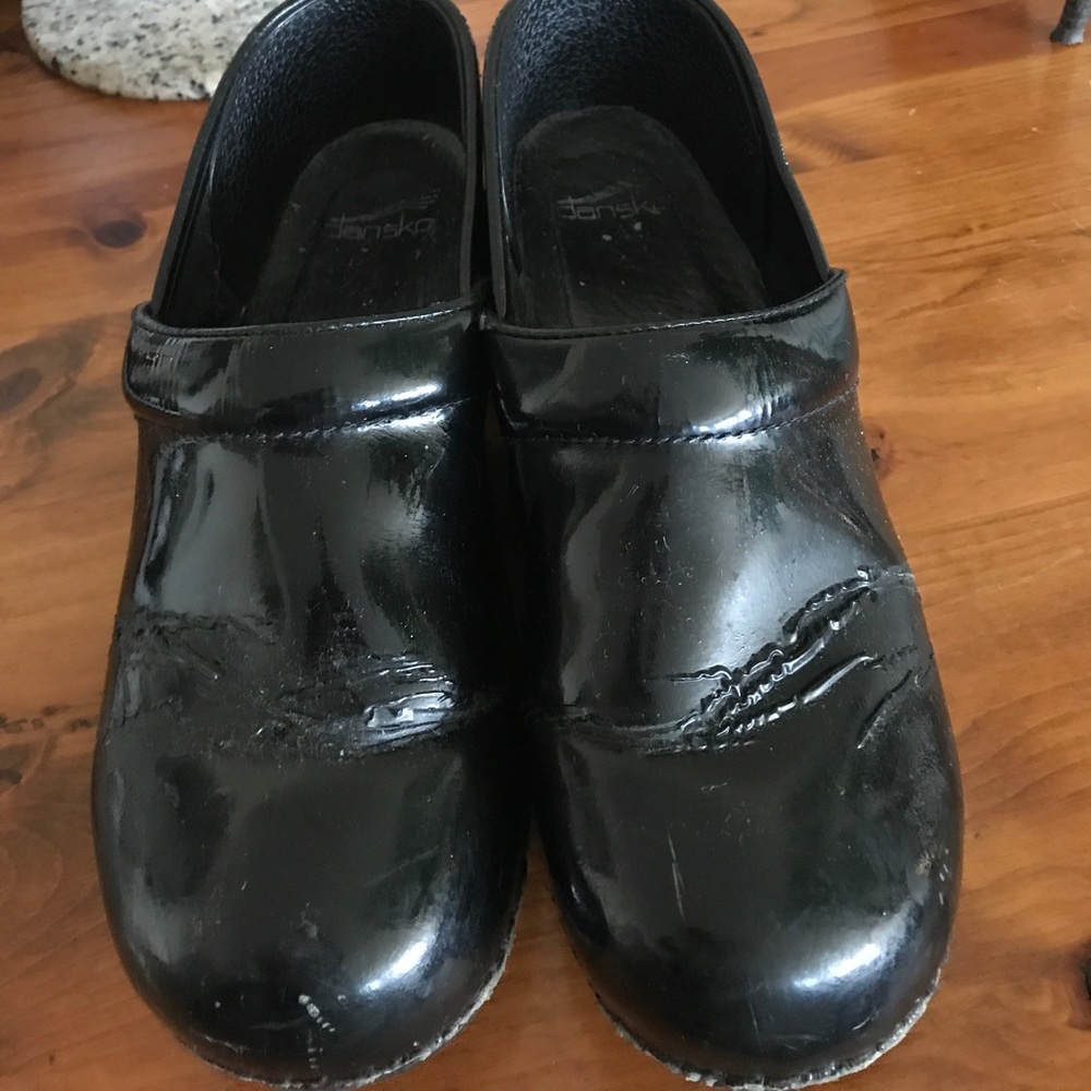 Dansko enclosed clog size 9