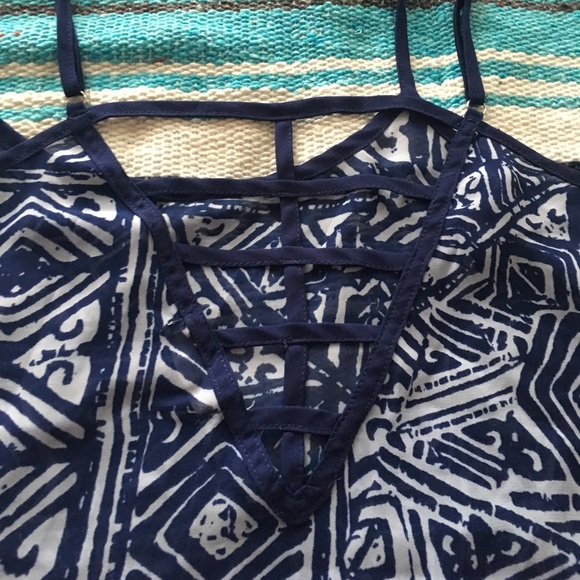 Blue Flowy Crop Top - Picture 3 of 3