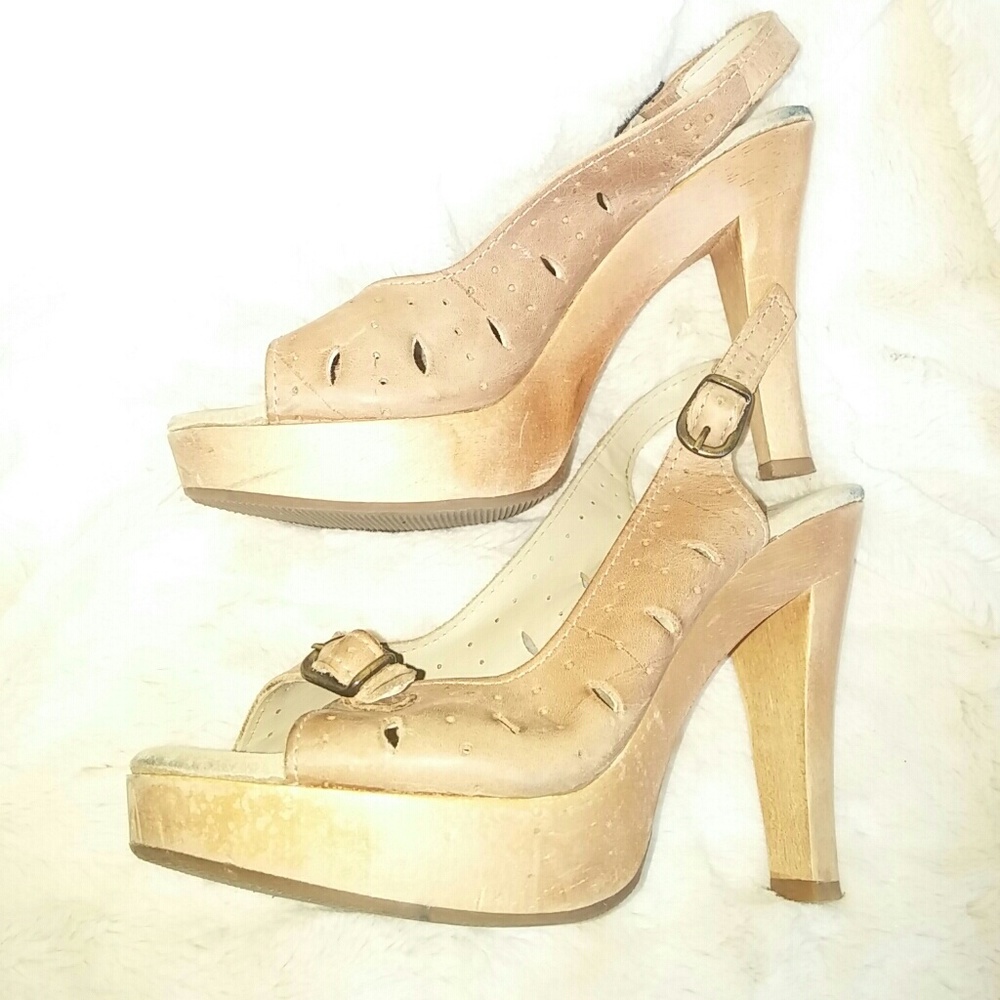 Steve Madden Fatal sexy leather eyelet peep toe