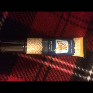 Perfectly Posh zit zapper.