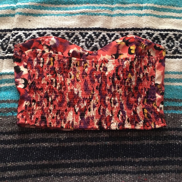 Charlotte Russe Floral Crop Top - Picture 2 of 3