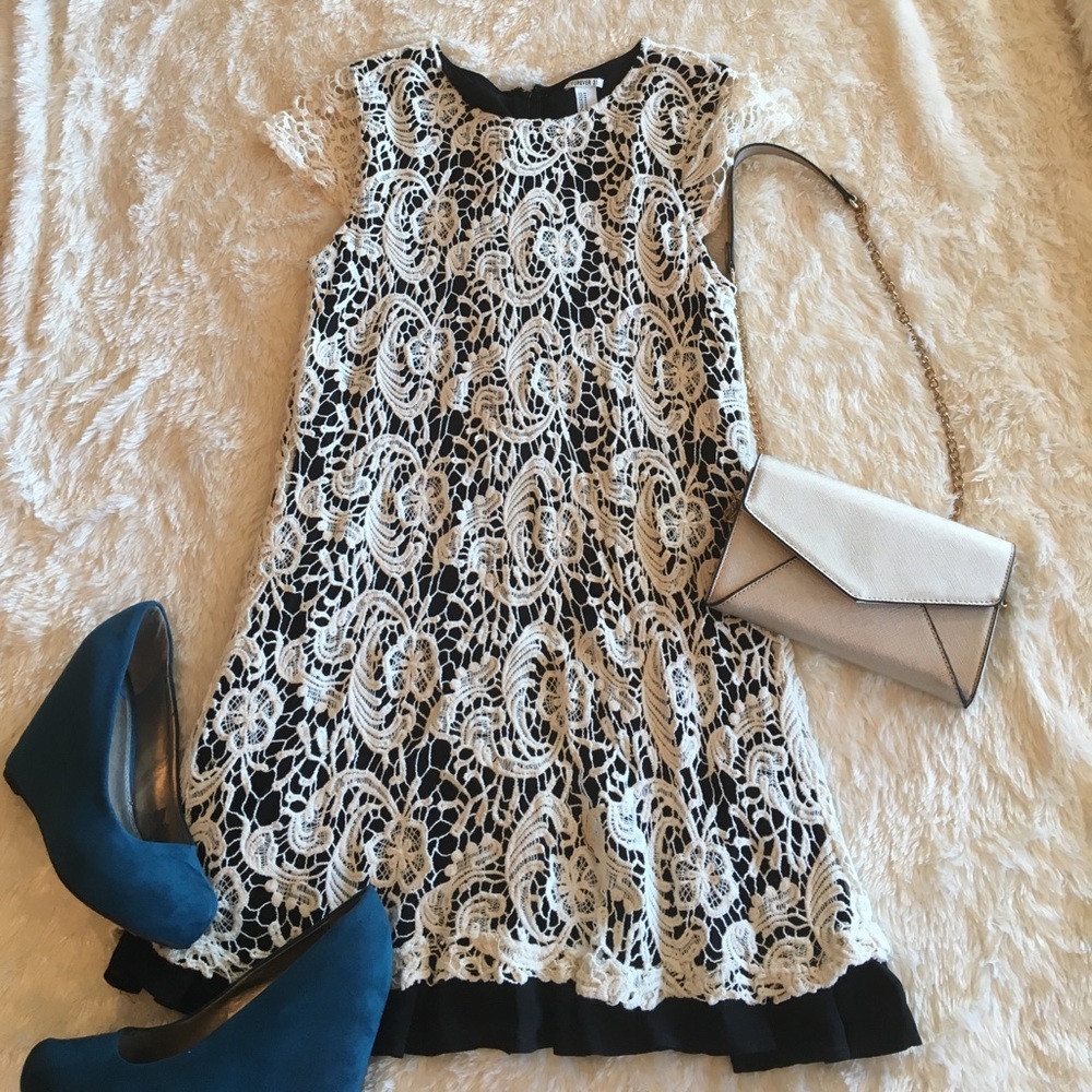 Elegant Lace Shift Dress