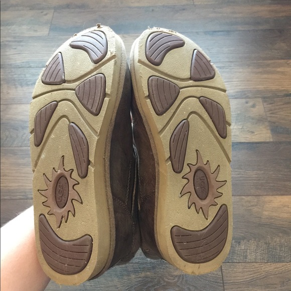 UGG Kensington Boots - Picture 8 of 8