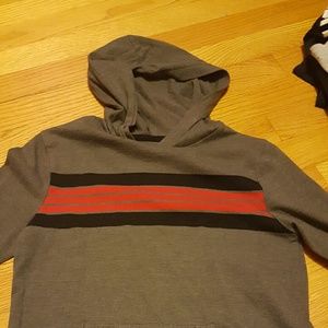 Long sleeve tee w a hood