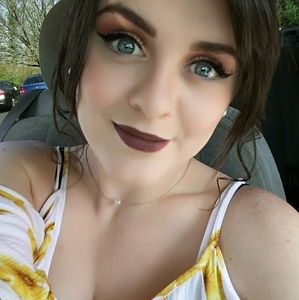 Meet your Posher, Desiray