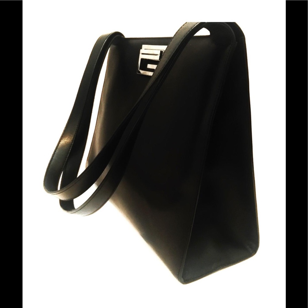 ♦️SOLD♦️Gucci enameled leather firmed shoulder bag - Picture 3 of 8