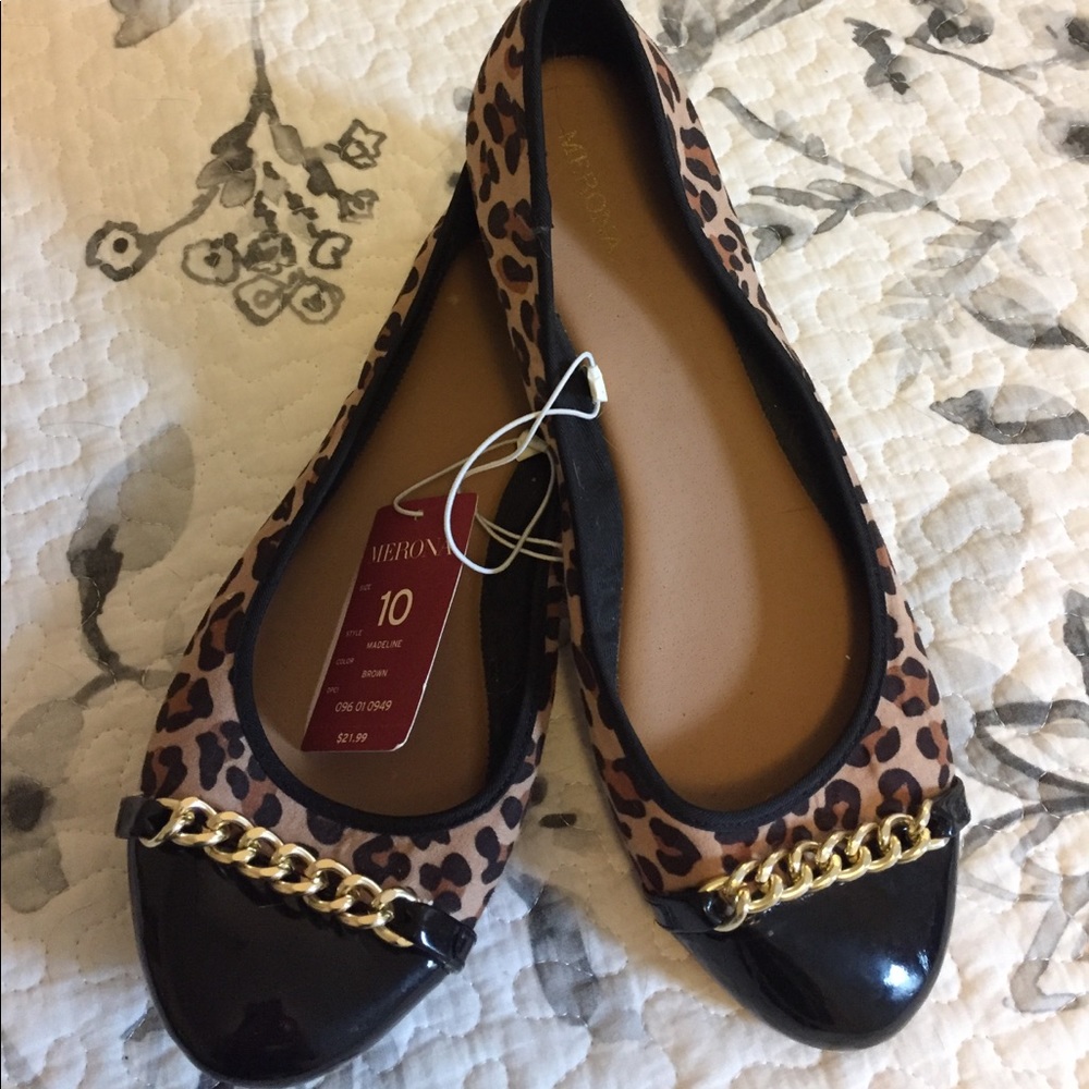 Size 10 ballet flat, never before worn