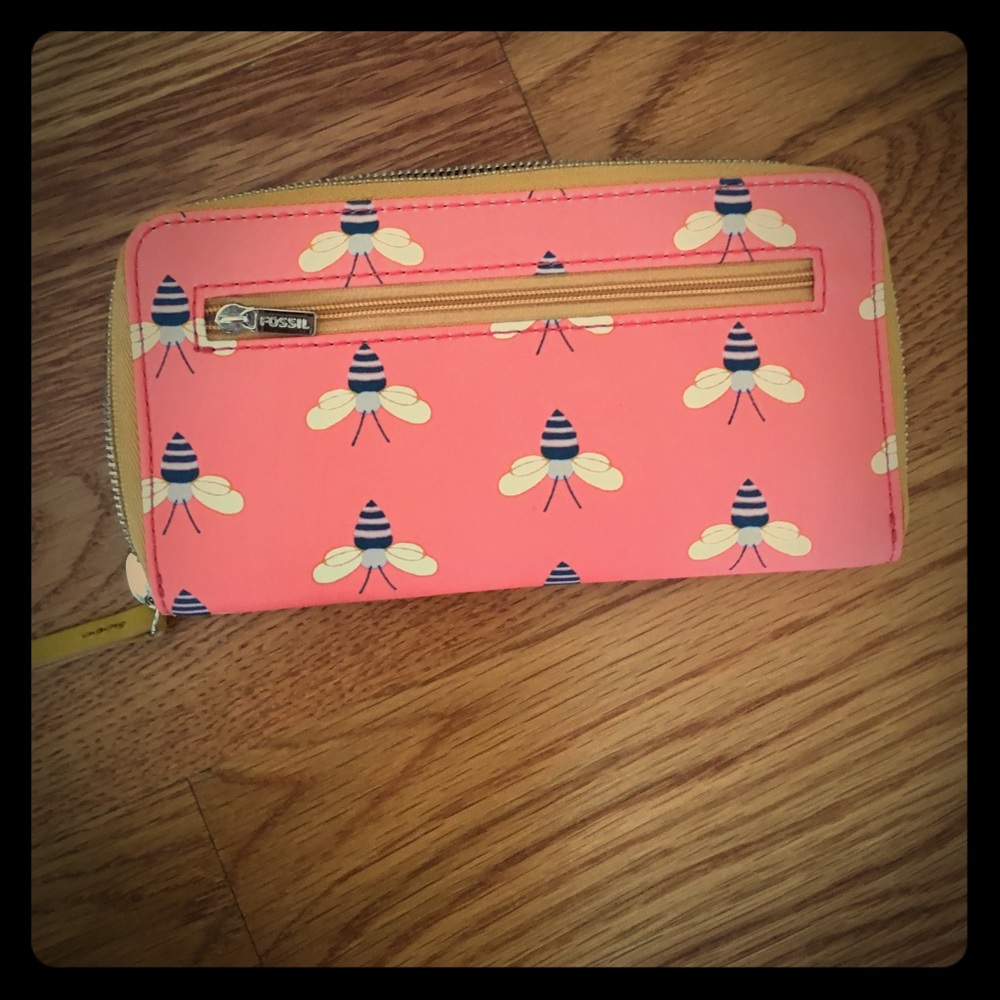 NWT Fossil Zip Around Wallet