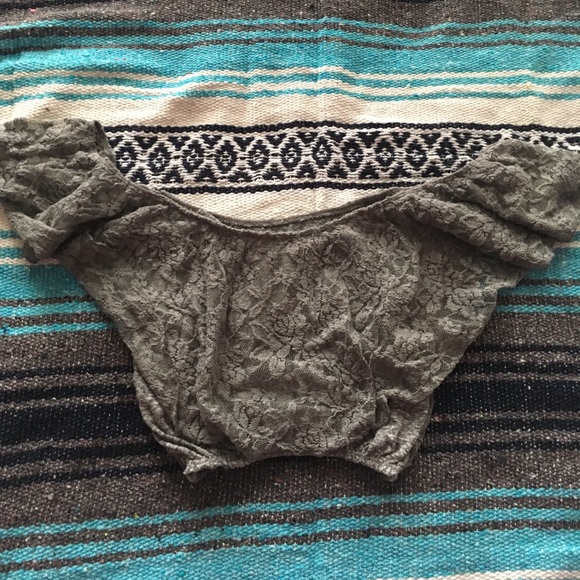 Gray Off the shoulder Hollister Crop Top - Picture 2 of 3