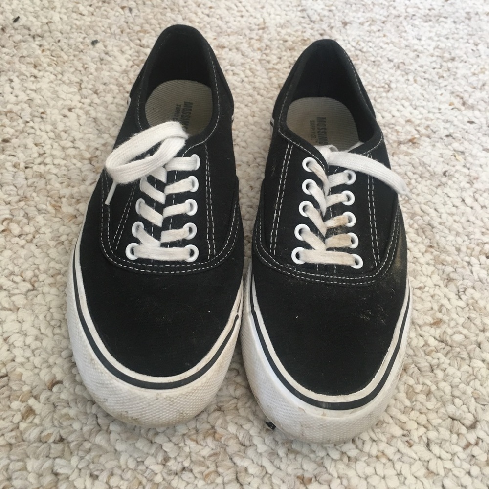 Black pair of shoes. Size 8