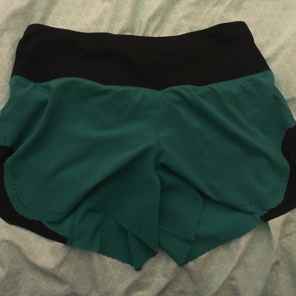 Lululemon Women's Smooth Stride Shorts