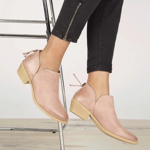 NWT. Camel low ankle bootie - Picture 6 of 6