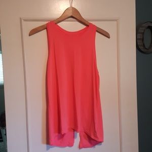 GapFit Breathe tie back tank