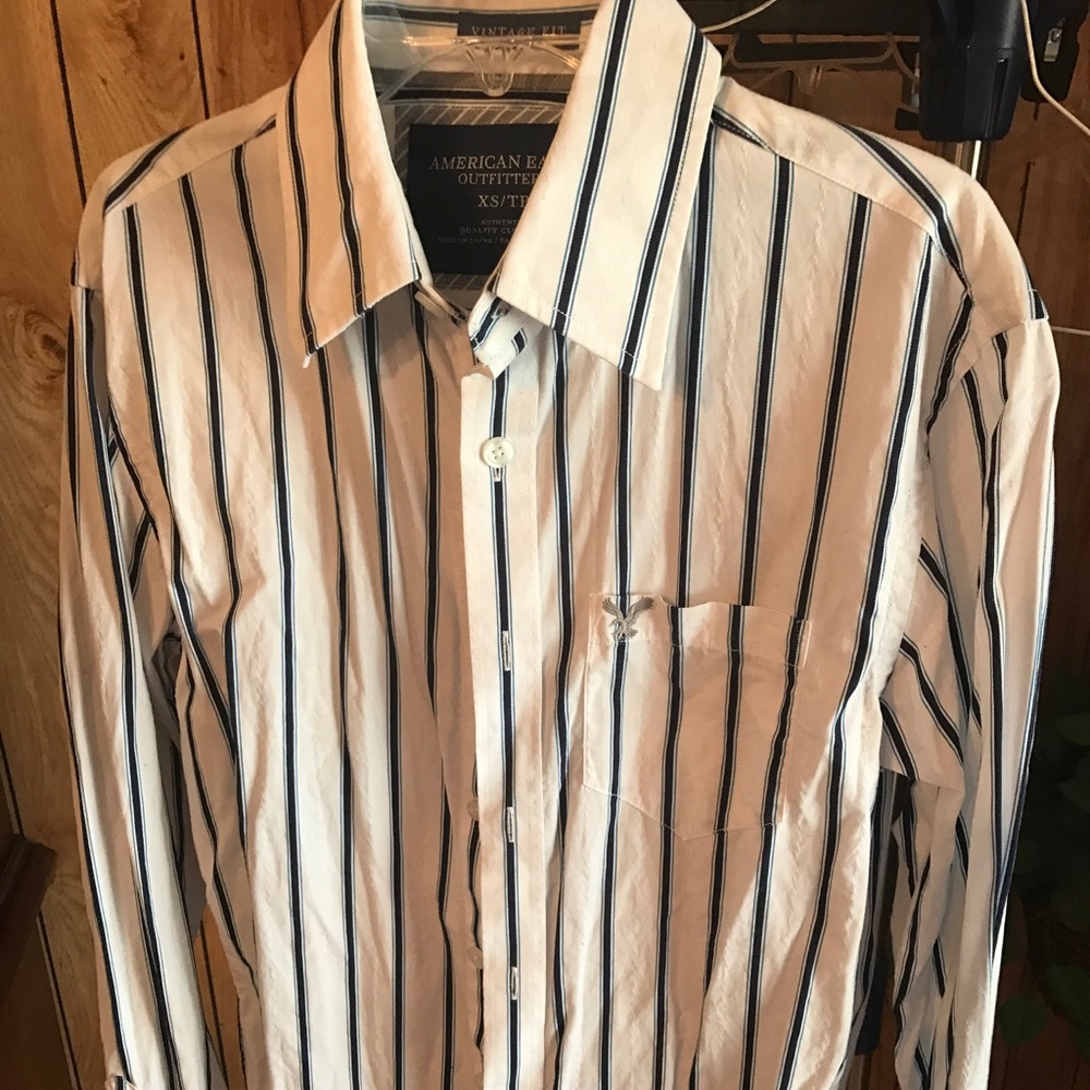 American Eagle🦅 Men Button Up Vintage Fit