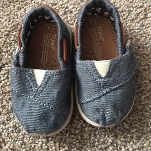 Toddler Size 4 Denim Toms