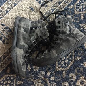 Women's 6.5 NOBULL high top trainers. Crossfit.