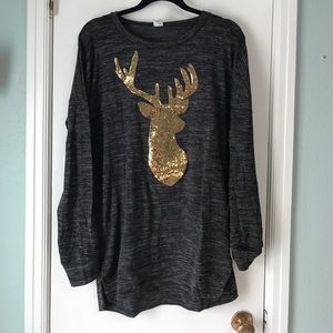 Ski bunny approved! Super cute sweater w sequin.