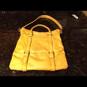 Genuine leather THE SAK shoulder bag. Yellow.