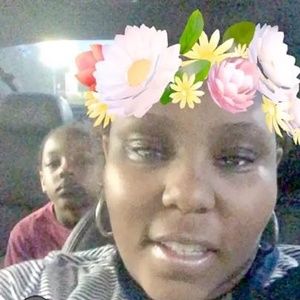 Meet your Posher, Tia