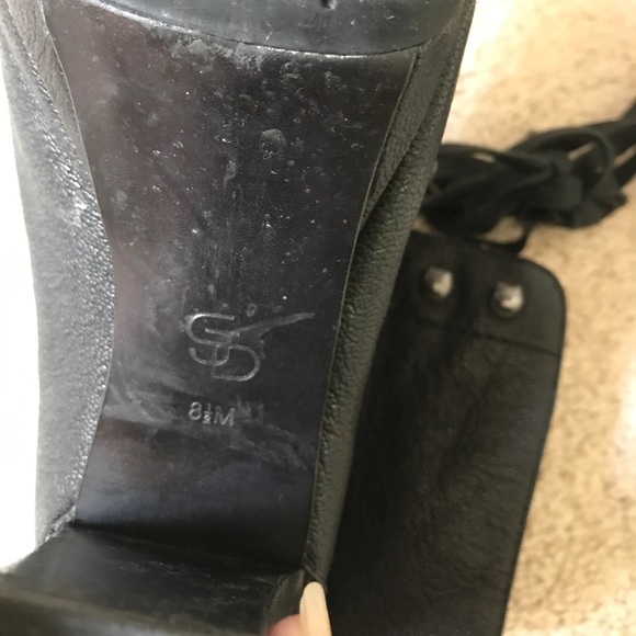 Boots - Picture 2 of 3