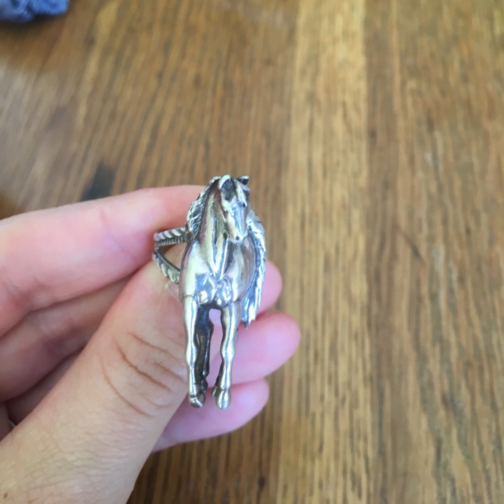 Artisan horse ring