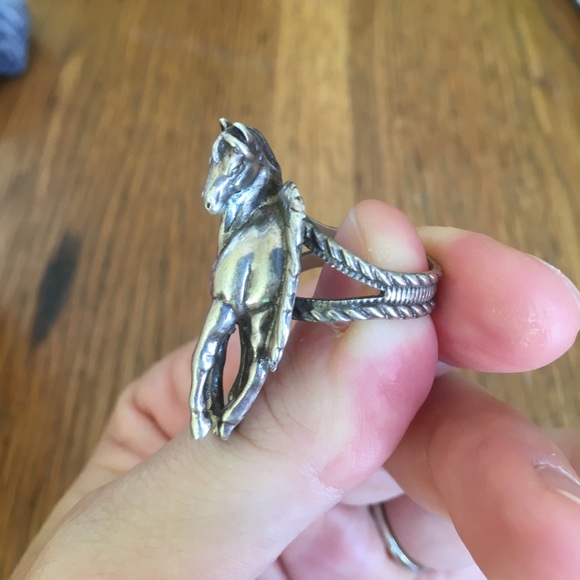 Artisan horse ring - Picture 7 of 7