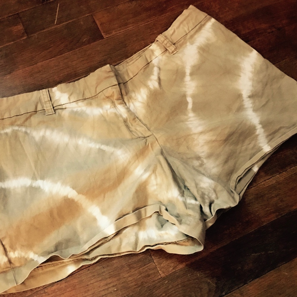 NY&CO Tie-Dye Khaki Shorts