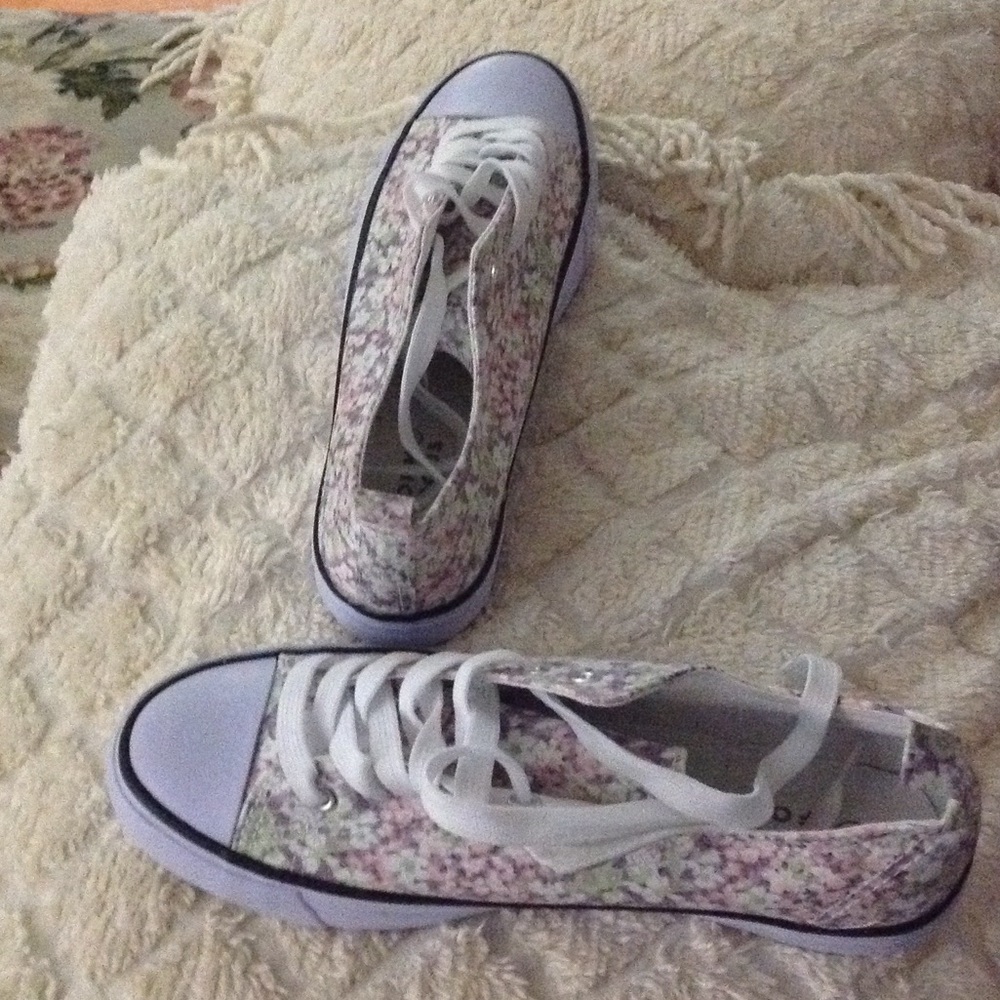 Floral lace up sneakers