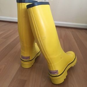 Vineyard vines yellow rain boots