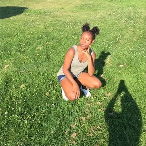 Meet your Posher, Akilah