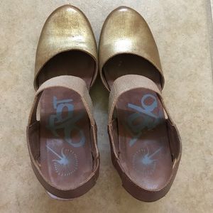 OTBT Rexburg Brown with Gold Accents