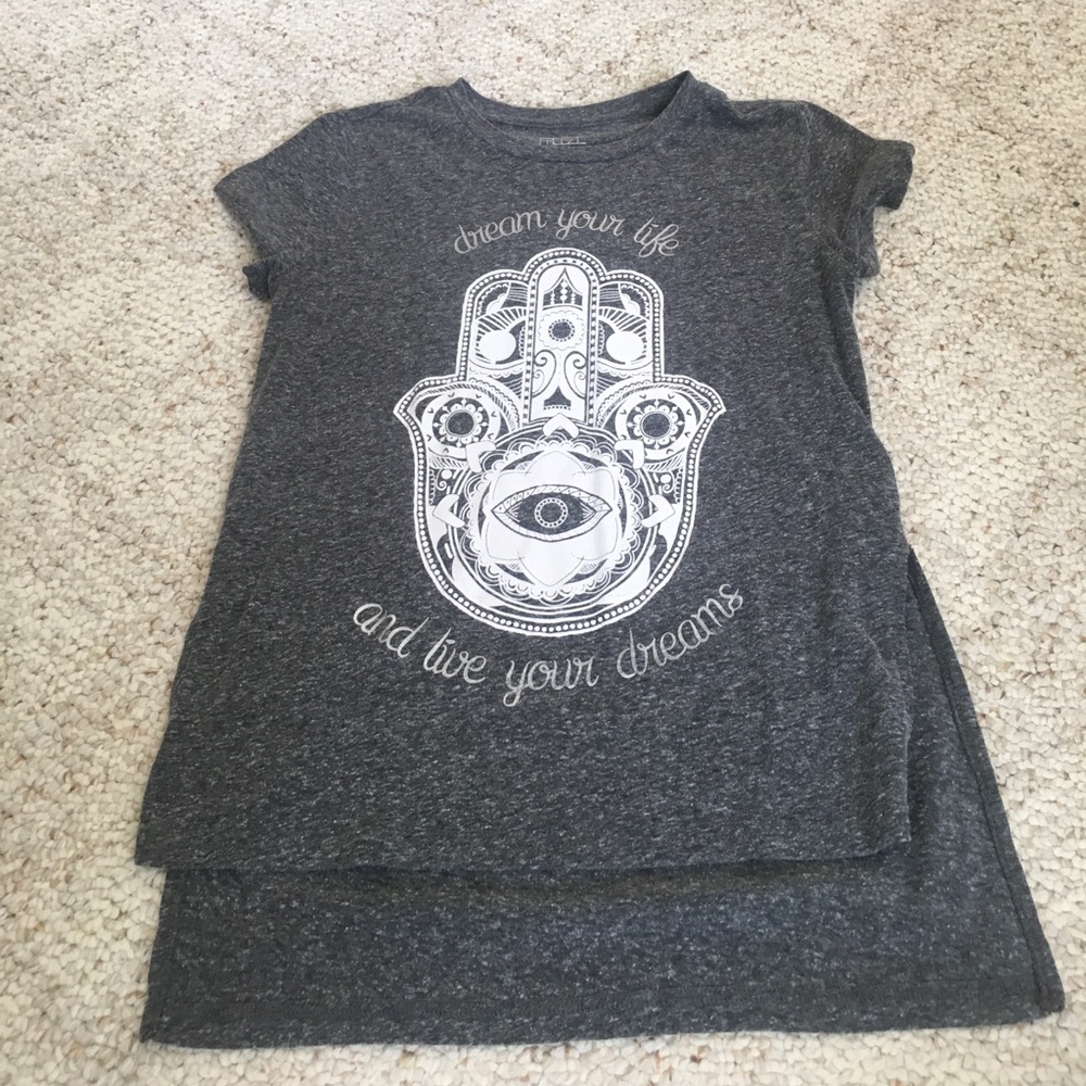 Gray high low short sleeved shirt with white print