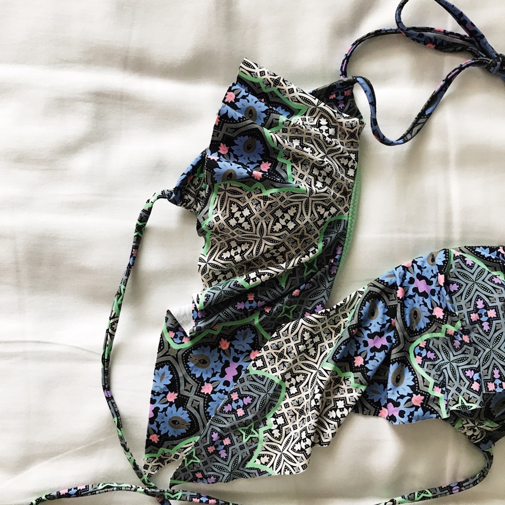 O'neill Ruffle Triangle Swim Top