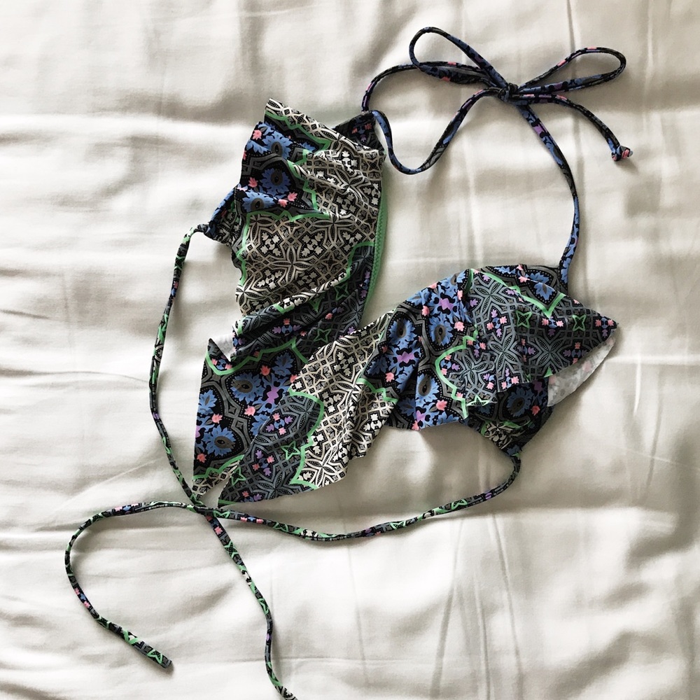 O'neill Ruffle Triangle Swim Top - Picture 2 of 3