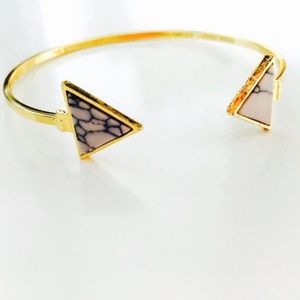 White howlite arrow bangle