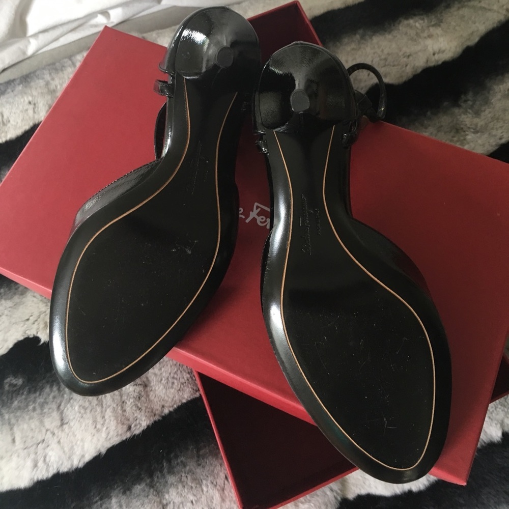 🎉HOST PICK🎉 NEW Ferragamo Kitten Heels - Picture 3 of 4