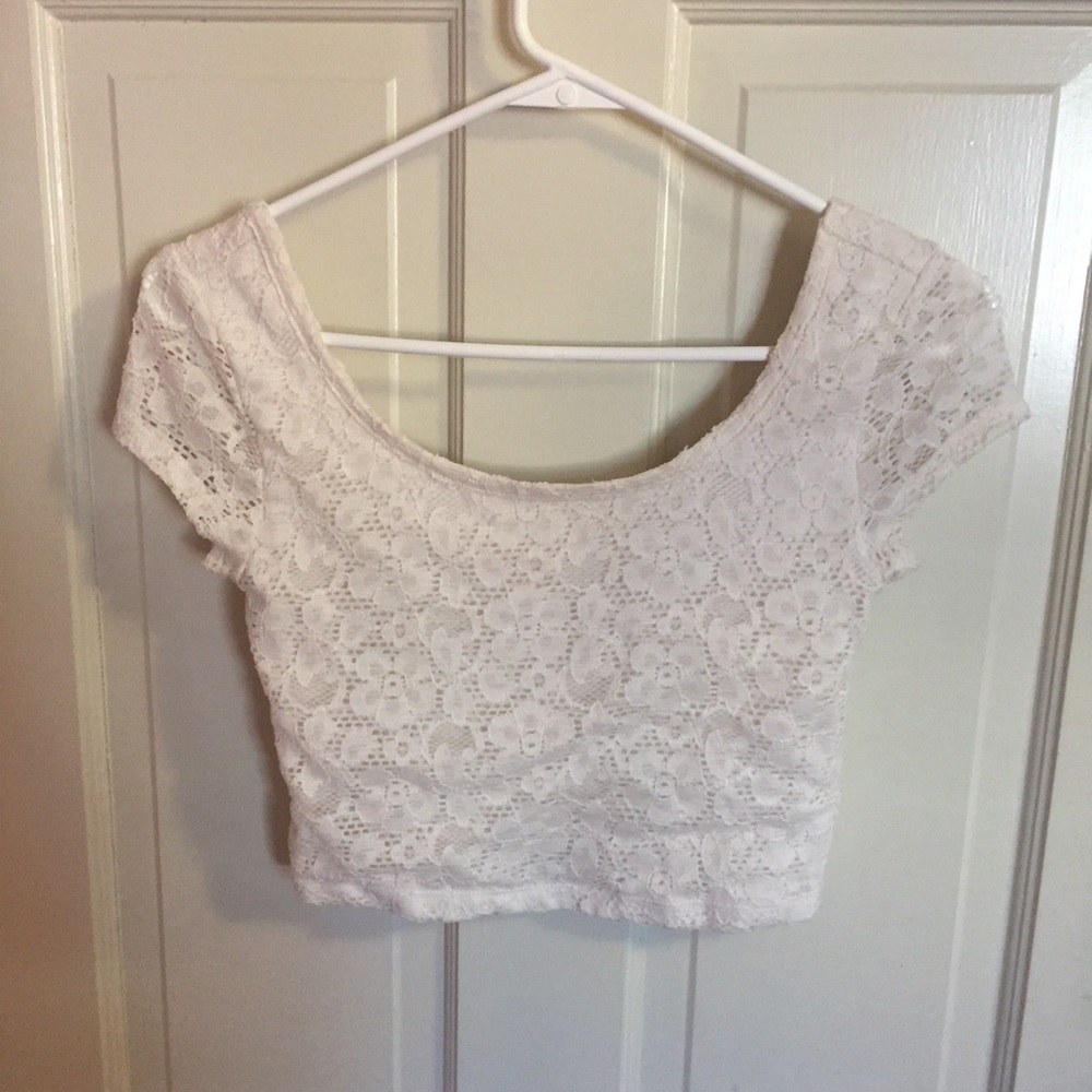 👻White Cropped Top👻