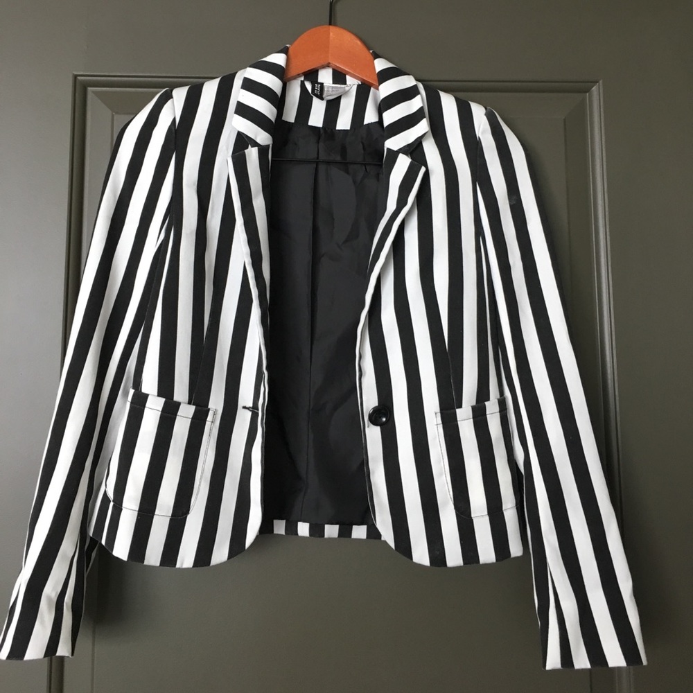Black and white stripped blazer