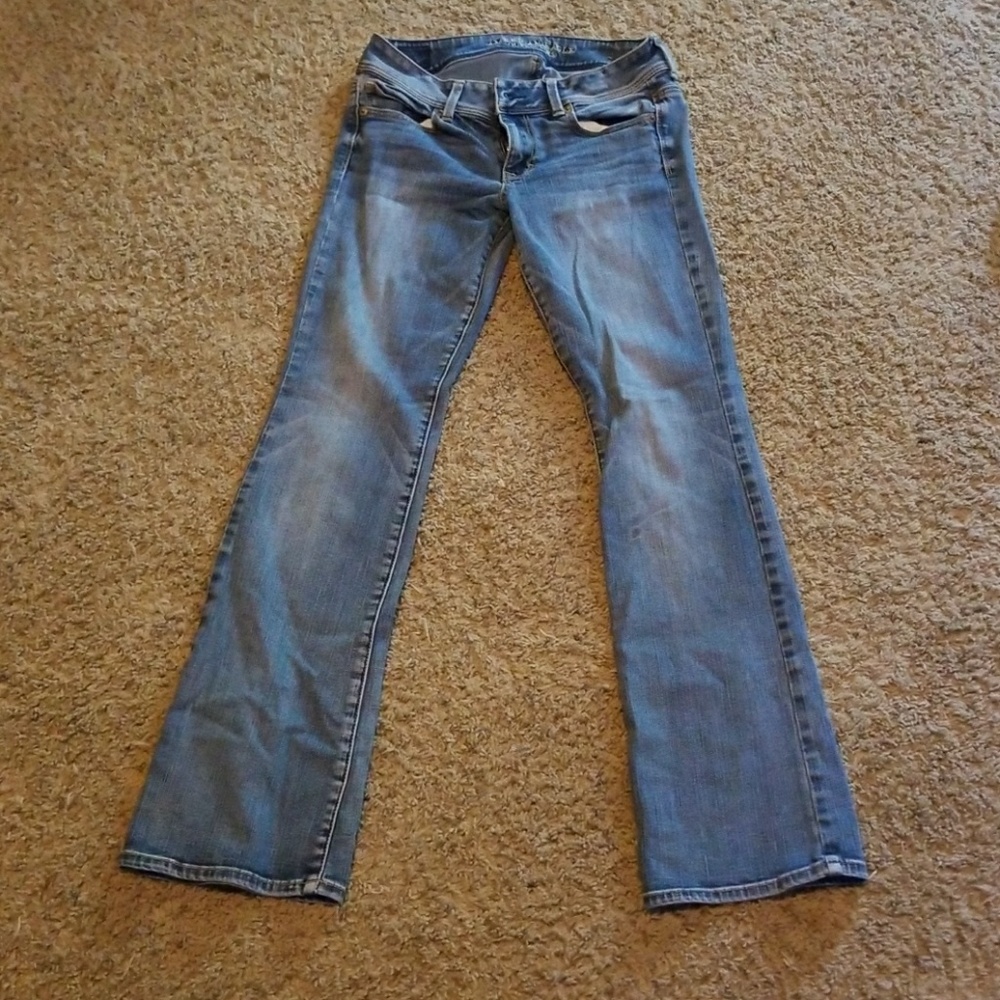 American Eagle Size 8 Kickboot Jeanz