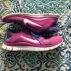 Women's Nike Tennis Shoes 7