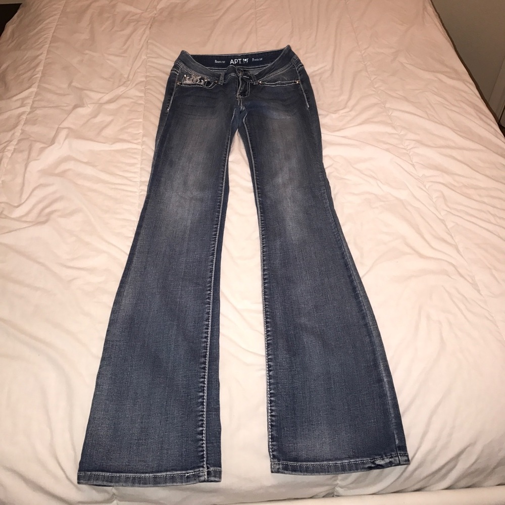 Boot cut jeans!!